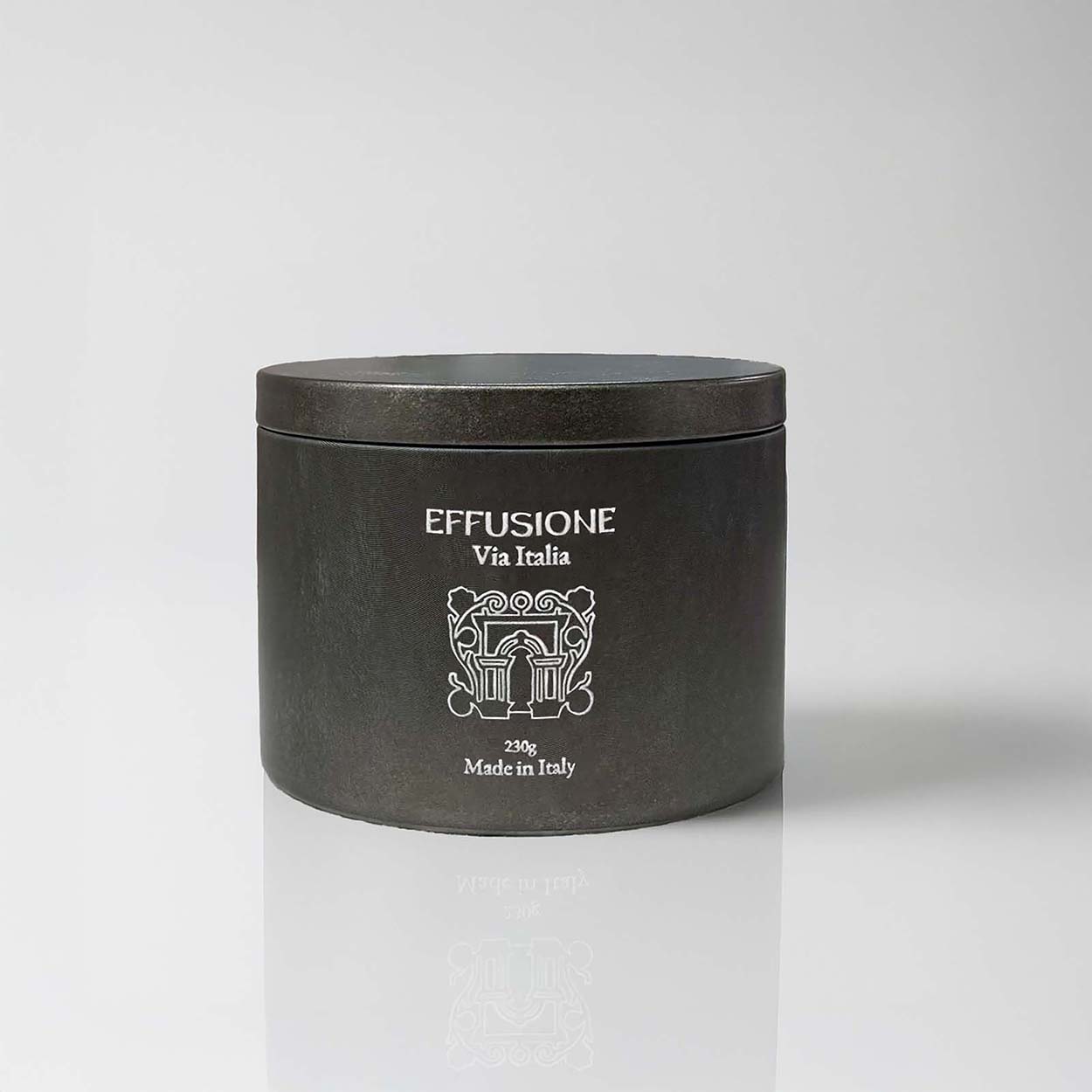 Candela profumata Effusione Echo Via Italia in contenitore nero opaco, Made in Italy