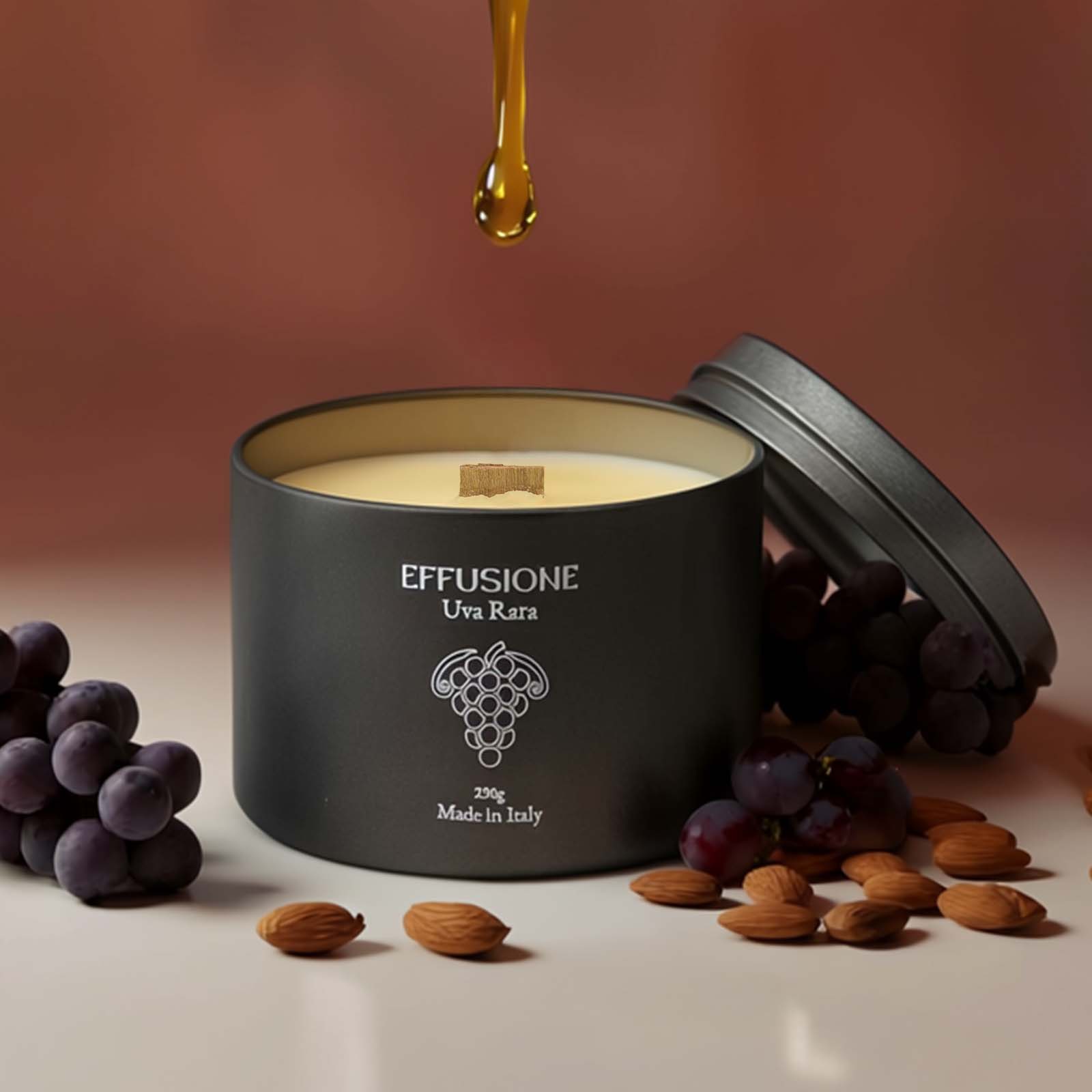 Candela profumata Effusione Uva Rara, ispirata a note di uva e mandorla per un’atmosfera calda
