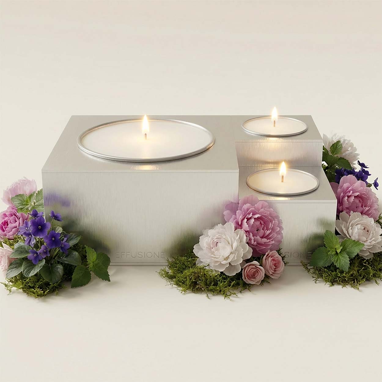 Candela magnetica Aura Oasi Zegna in alluminio satinato, fragranza Oasi Zegna con note fruttate e ambrate.