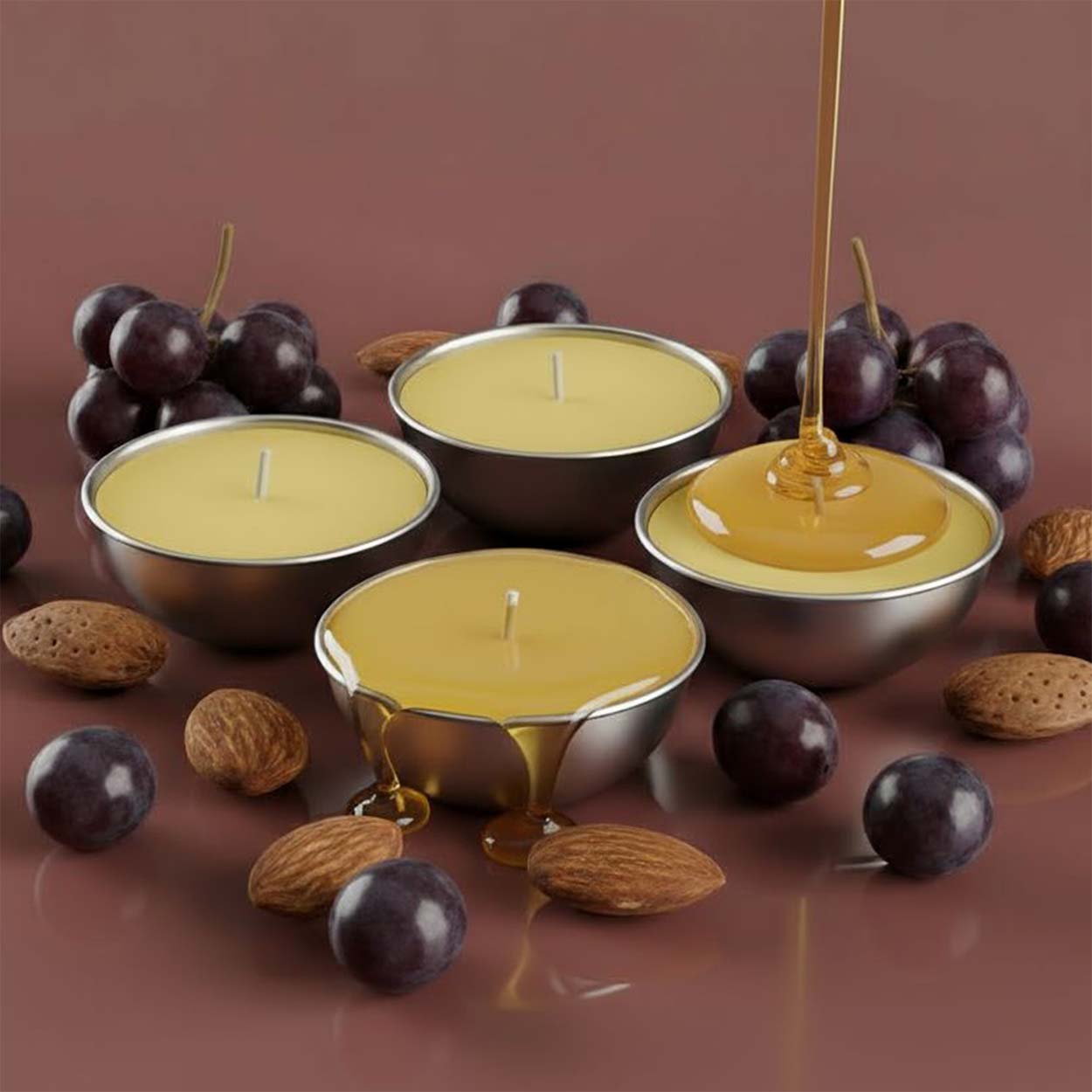 Set da 4 ricariche candela Aura Effusione formato L fragranza Uva Rara in alluminio con note fruttate e legnose.